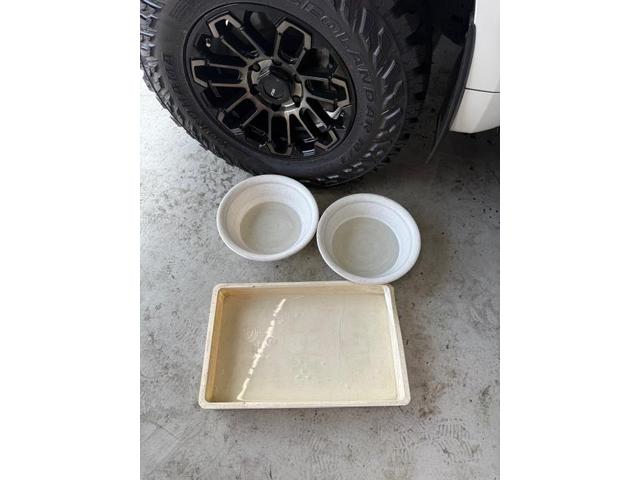 車のエアコン洗浄　中古車臭いの原因エバポレーター　お家のエアコンも洗浄が必要なようにカーエアコンも洗浄が必要　トヨタ　ランドクルーザープラド　クリーニング・清掃　カーエアコンクリーニング