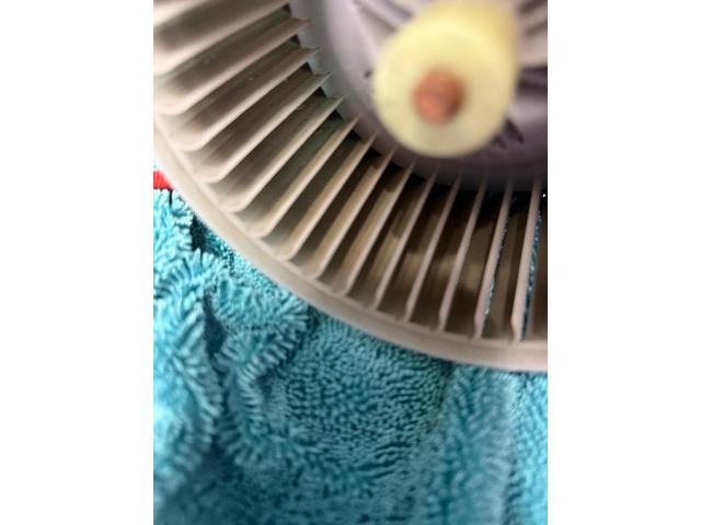 車のエアコン　メンテナンス　再販70エアコンフィルター掃除　エバポレーター洗浄　カーエアコンクリーニング株式会社　愛車のエアコン掃除屋さん　トヨタ　ランドクルーザー７０　クリーニング・清掃　エバポレーター洗浄専門業者　