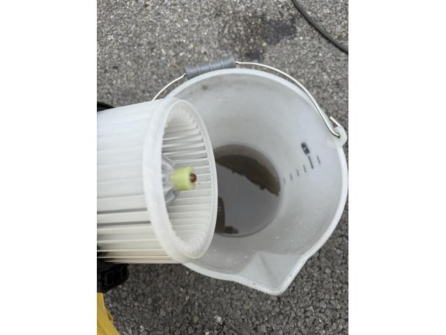 車のエアコン　暖房臭い　エバポレーター洗浄業者　カーエアコンクリーニング株式会社　愛車のエアコン掃除屋さん　カーエアコン洗浄　トヨタ　ランドクルーザー　クリーニング・清掃