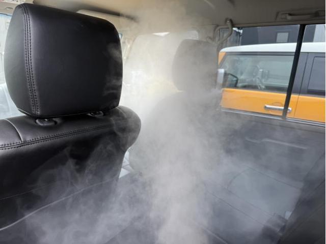 車のエアコン　暖房臭い　エバポレーター洗浄業者　カーエアコンクリーニング株式会社　愛車のエアコン掃除屋さん　カーエアコン洗浄　トヨタ　ランドクルーザー　クリーニング・清掃