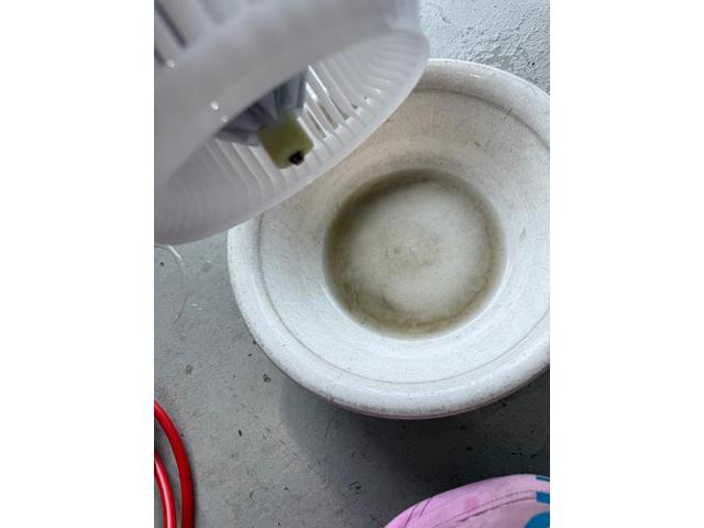 車の臭い　カビ臭　生乾きの臭い　車のエアコン専門業者　エバポレーター洗浄　愛車のエアコン掃除屋さん　カーエアコン洗浄　トヨタ　ランドクルーザープラド　クリーニング・清掃