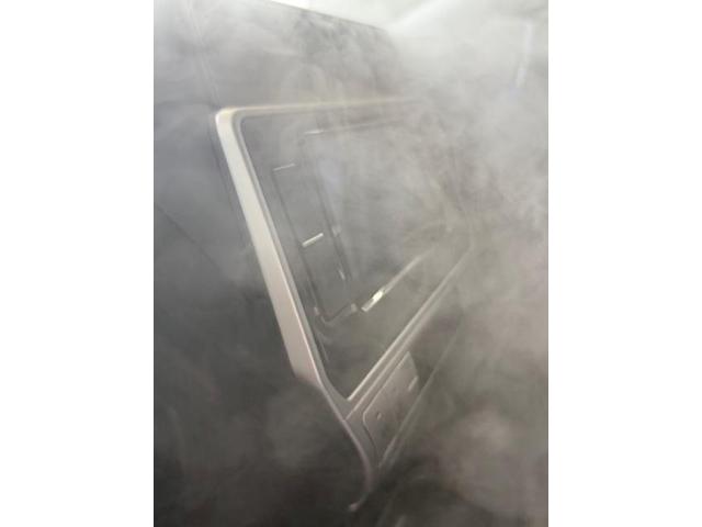 車の臭い　カビ臭　生乾きの臭い　車のエアコン専門業者　エバポレーター洗浄　愛車のエアコン掃除屋さん　カーエアコン洗浄　トヨタ　ランドクルーザープラド　クリーニング・清掃