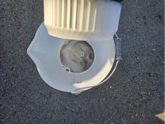 スバル　中古車　エアコン臭い　エバポレーター洗浄　ダクト内車内除菌防カビ施工　33000円　スバル　ＢＲＺ　クリーニング・清掃　カーエアコンクリーニング