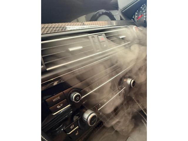 BMWのM6エアコン臭い　酸っぱい臭いの原因　エアコン内部生乾き　エバポレーター洗浄　BMWエバポレーター洗浄　カーエアコンクリニーング株式会社　愛車のエアコン掃除屋さん　ＢＭＷ　Ｍ６　クリーニング・清掃