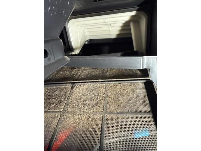 エンジンかけはじめ臭い　車　エアコン臭い　ランクル70　エバポレーター洗浄　ダクト内車内除菌防カビ施工　　トヨタ　ランドクルーザー７０　電装系修理　カーエアコン洗浄