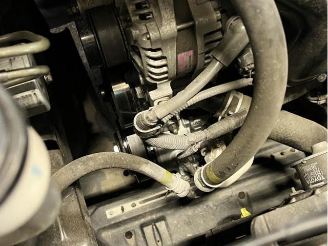 トヨタ　ヴォクシー　エアコン　修理【大分県　大分市で持込でのタイヤ交換・ドライブレコーダー・ナビ・ＥＴＣ等の各種パーツ取付・車検・修理・メンテナンスは”オートラボ　アイテール”へお任せ下さい！】