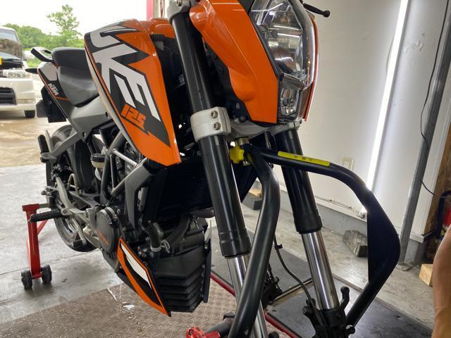 D garage堺市南区 和泉市 岸和田市 KTM デューク 125 倒立フロントフォーク オイル漏れ 