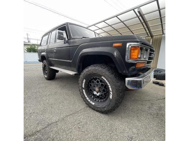 ランクル60に中古タイヤホイールセット取り付け！
35×12.5R17がスッポリと入りました！