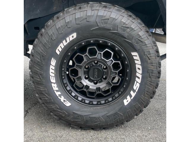 ランクル60に中古タイヤホイールセット取り付け！
35×12.5R17がスッポリと入りました！