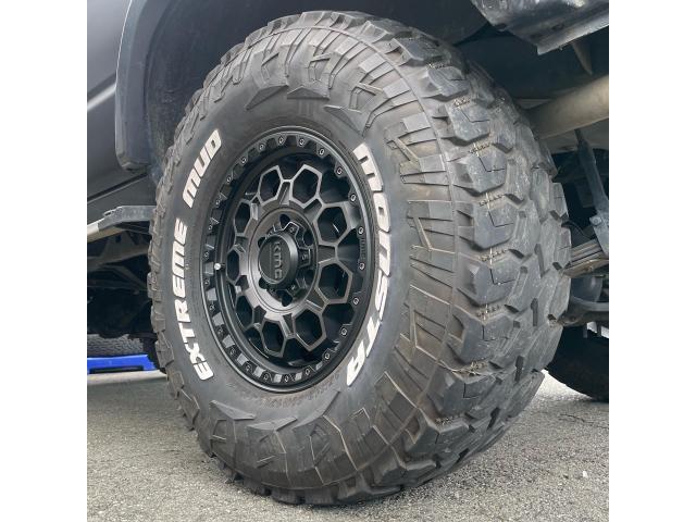 ランクル60に中古タイヤホイールセット取り付け！
35×12.5R17がスッポリと入りました！