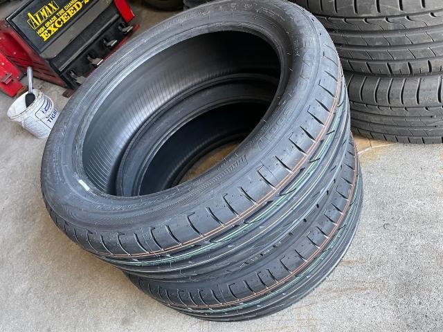 ユナイテッドトウキョウ メルセデスベンツCクラスほぼ新品前輪タイヤ1