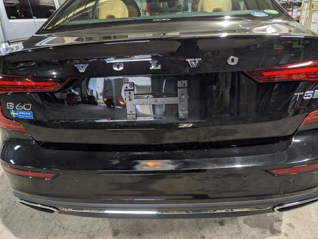 S60　ボルボ　鈑金塗装　リアフェンダー　リアバンパー　修理
