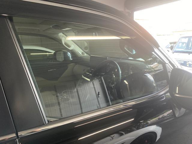 トヨタ　ランドクルーザー　300系　カーフィルム施工　フロントドア2面　透明断熱フィルム　 春日井市　稲沢市　名古屋市　北区　西区　守山区　小牧市　北名古屋市　シキトレーディング　カーフィルム専門店　