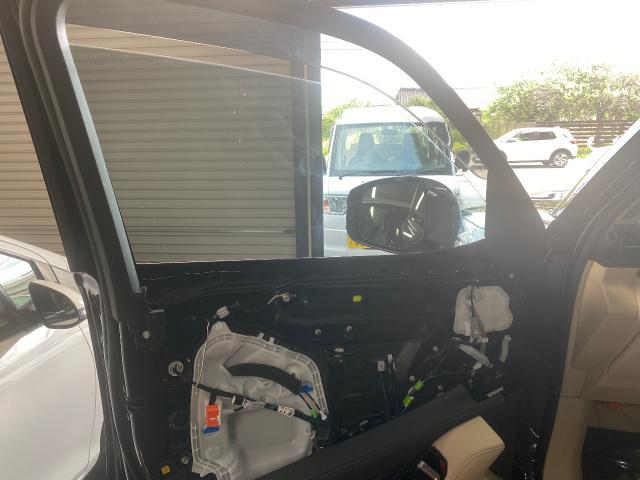 トヨタ　ランドクルーザー　300系　カーフィルム施工　フロントドア2面　透明断熱フィルム　 春日井市　稲沢市　名古屋市　北区　西区　守山区　小牧市　北名古屋市　シキトレーディング　カーフィルム専門店　