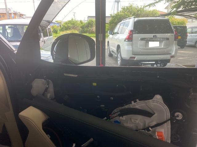 トヨタ　ランドクルーザー　300系　カーフィルム施工　フロントドア2面　透明断熱フィルム　 春日井市　稲沢市　名古屋市　北区　西区　守山区　小牧市　北名古屋市　シキトレーディング　カーフィルム専門店　