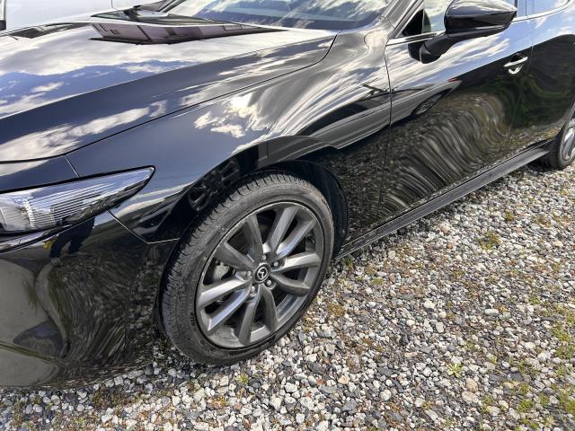 マツダ　ＭＡＺＤＡ３ファストバック　キズ・へこみ直し　延岡市　車修理　補修　ワイズガレージ