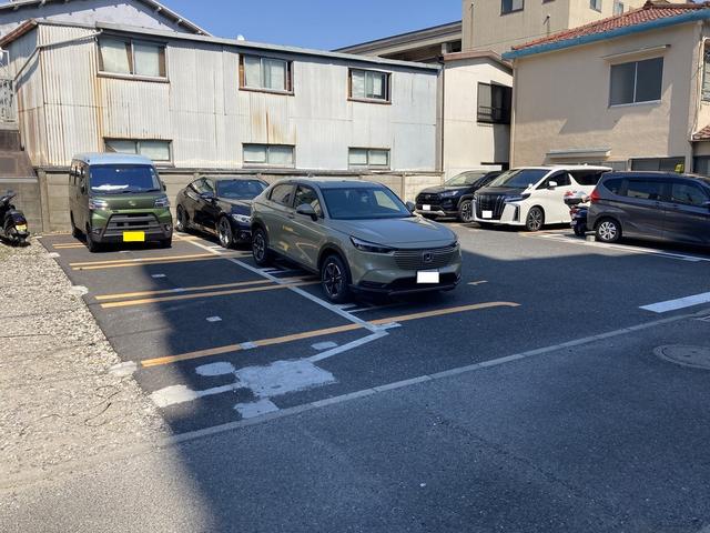 広い駐車スペースも完備しています。