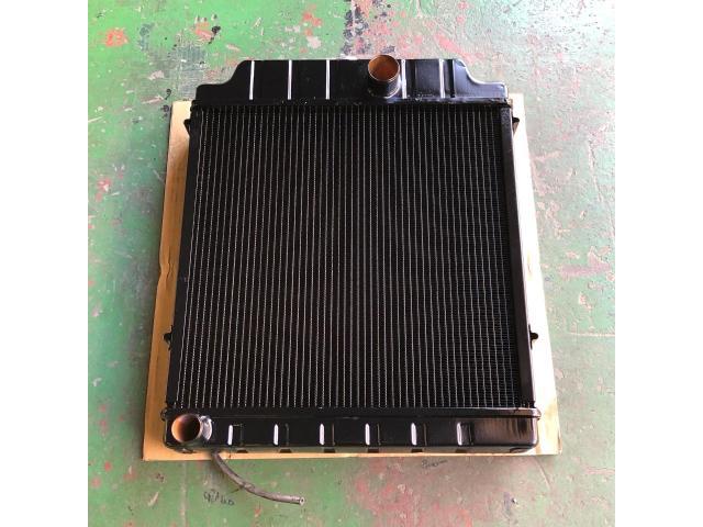 【ファーガソン トラクター】マッセイファーガソン ラジエーター ラジエター オーバーヒート 水漏れ 
MASSY FERGUSON TRACTOR RADIATOR