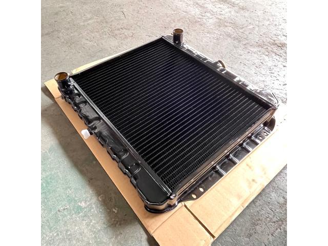 三菱ジープ J54 4DR5】ラジエーター ラジエター 水漏れ 三菱ジープ J54 4DR5】ラジエーター ラジエター 水漏れ