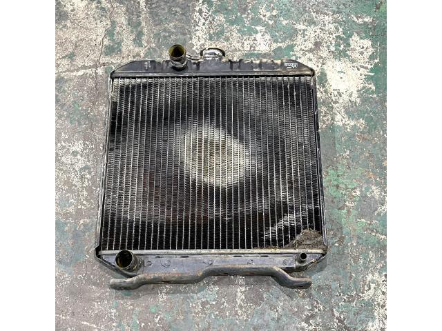 【クボタ トラクター L1-22 ラジエーター】ラジエター 水漏れ オーバーヒート 農機 農機具
kubota tractor Radiator