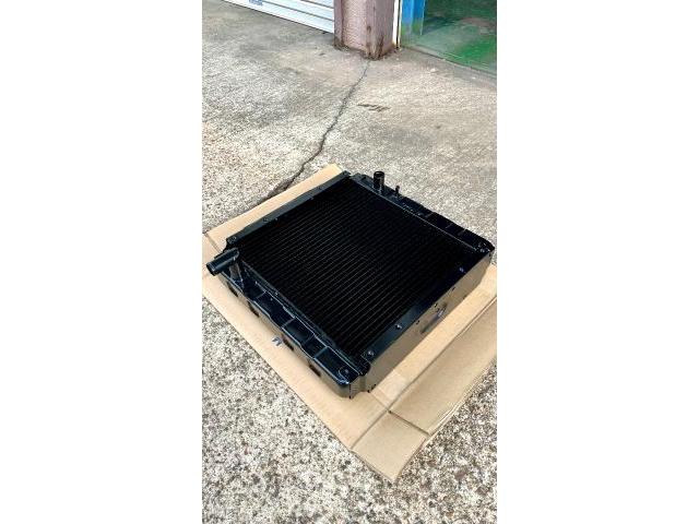 【酒井重工業 コンバインドローラー TW352 ラジエーター】ラジエター 水漏れ オーバーヒート