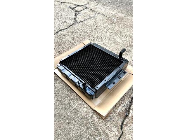 【酒井重工業 コンバインドローラー TW352 ラジエーター】ラジエター 水漏れ オーバーヒート