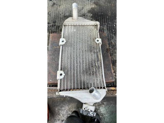 【ホンダ CBF ラジエーター】ラジエター 水漏れ ロウ付け