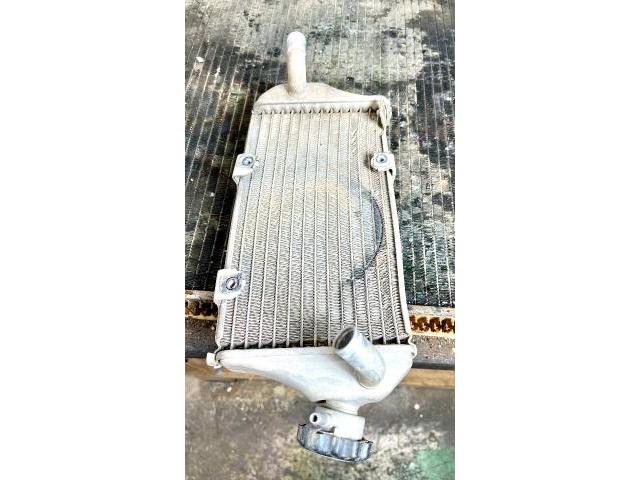 【ホンダ CBF ラジエーター】ラジエター 水漏れ ロウ付け