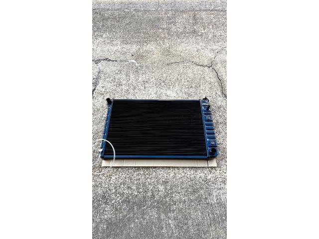 【シボレー ステップバン P30 ラジエーター】ラジエター 水漏れ オーバーヒート キッチンカー CHEVROLET STEPVAN