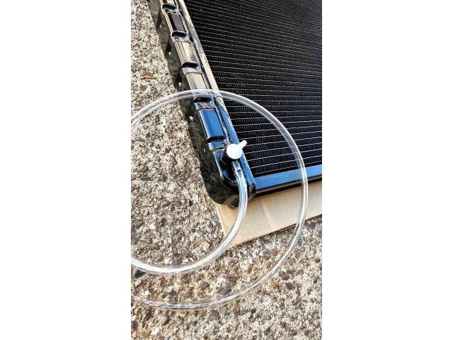 【シボレー ステップバン P30 ラジエーター】ラジエター 水漏れ オーバーヒート キッチンカー CHEVROLET STEPVAN