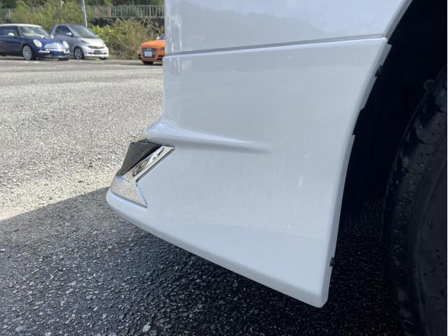 トヨタ　ヴォクシー　補修塗装