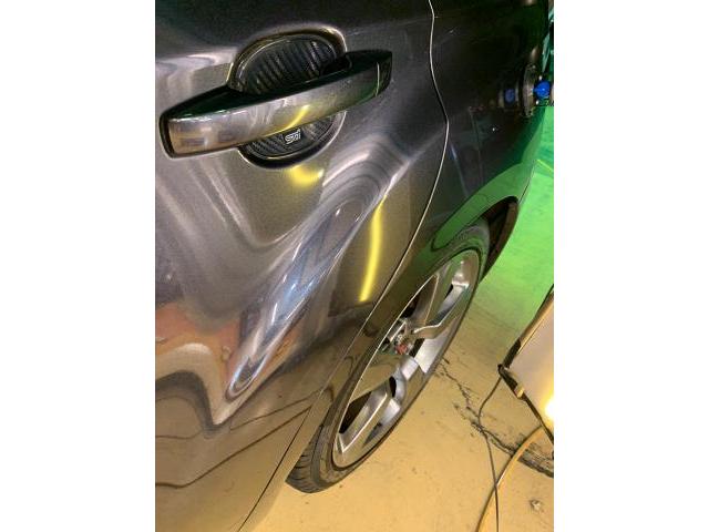 スバル　インプレッサ　ガンメタ　デントリペア
神奈川　湘南　藤沢