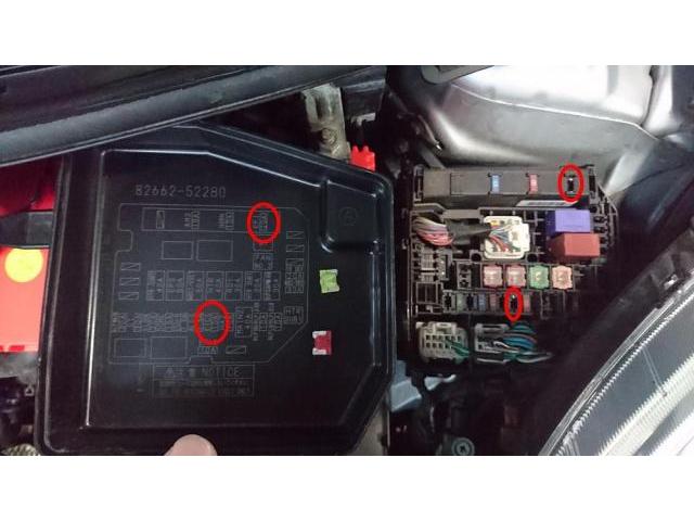 トヨタ　ヴィッツのスロットル清掃