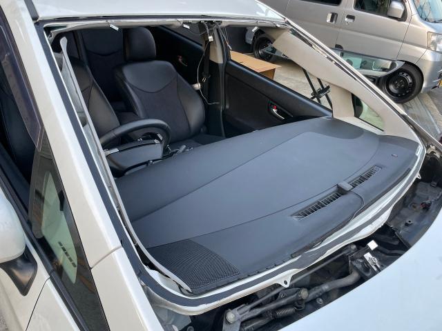 30 プリウス フロントガラス 割れ 交換 和泉市 堺市 泉大津市 高石市 岸和田市