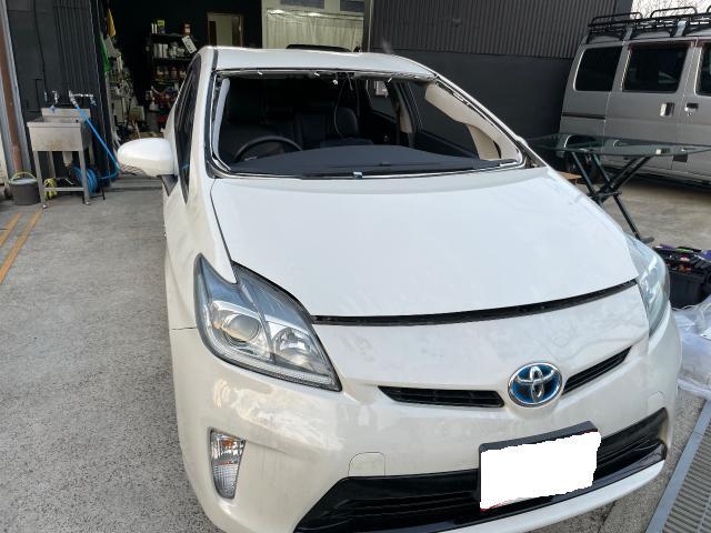 30 プリウス フロントガラス 割れ 交換 和泉市 堺市 泉大津市 高石市 岸和田市