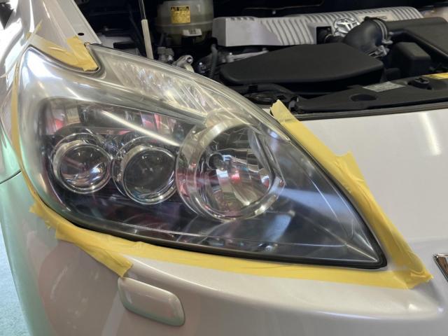 トヨタ　プリウス　ヘッドライトクリーニング　１年耐久コーティング　滋賀県　近江八幡市　部品持ち込み取り付け大歓迎です！！ボディガラスコーティングも得意です！！