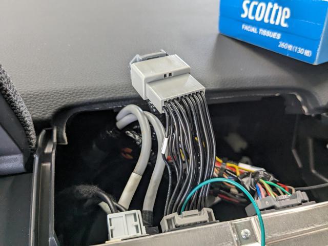 ホンダ　ステップワゴン　パーツ持ち込み取り付け　テレビナビキャンセラー取り付け　滋賀県　近江八幡市　パーツ持ち込み取り付け大歓迎です！！