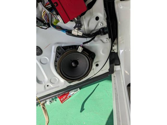 トヨタ 200クラウン パーツ持ち込み取り付け フロントスピーカー トヨタ 200クラウン パーツ持ち込み取り付け フロントスピーカー