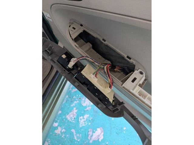 スバル　Ｒ２　パワーウィンドウスイッチ交換　パーツ持ち込み取り付け大歓迎　・車検【車検後に令和7年度産の新米みずかがみ5Kｇプレゼントしております】・板金、ボディコーティング受付中　滋賀県　近江八幡市　野洲市　草津市　東近江市　大津市