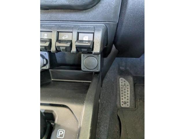 スズキ　ジムニー　社外テールレンズ持ち込み取り付け　パーツ持込取り付け大歓迎　・車検【車検後に令和7年度産の新米みずかがみ5Kｇプレゼントしております】・板金、ボディコーティング受付中　滋賀県　近江八幡市　野洲市　草津市　東近江市　大津市