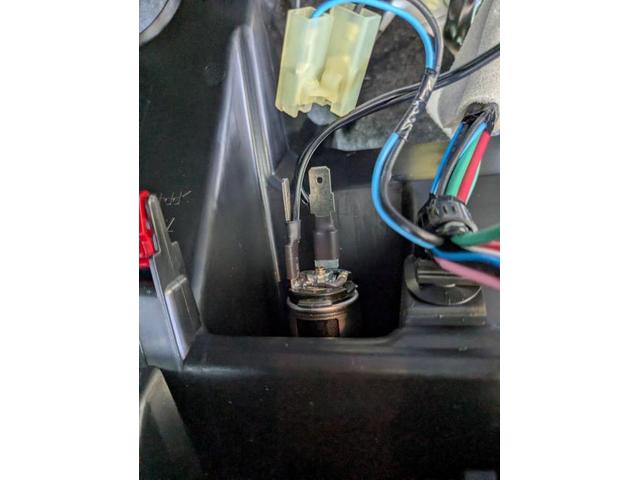 スズキ　ジムニー　社外テールレンズ持ち込み取り付け　パーツ持込取り付け大歓迎　・車検【車検後に令和7年度産の新米みずかがみ5Kｇプレゼントしております】・板金、ボディコーティング受付中　滋賀県　近江八幡市　野洲市　草津市　東近江市　大津市