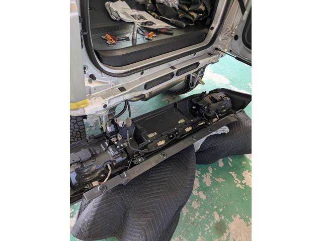 スズキ　ジムニー　社外テールレンズ持ち込み取り付け　パーツ持込取り付け大歓迎　・車検【車検後に令和7年度産の新米みずかがみ5Kｇプレゼントしております】・板金、ボディコーティング受付中　滋賀県　近江八幡市　野洲市　草津市　東近江市　大津市