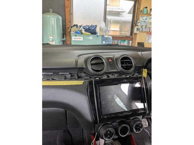 スズキ　スイフトスポーツ　持込みカーナビ取り換え　載せ替え　パーツ持込取り付け大歓迎　・車検【車検後に令和7年度産の新米みずかがみ5Kｇプレゼントしております】・板金、ボディコーティング受付中　滋賀県　近江八幡市　野洲市　草津市　東近江市　