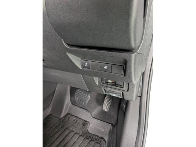 日産　オーラ　持ち込みテレビキャンセラー取り付け　パーツ持込取り付け大歓迎　・車検【車検後に令和7年度産の新米みずかがみ5Kｇプレゼントしております】・板金、ボディコーティング受付中　滋賀県　近江八幡市　野洲市　草津市　東近江市　大津市