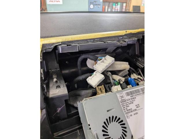 日産　オーラ　持ち込みテレビキャンセラー取り付け　パーツ持込取り付け大歓迎　・車検【車検後に令和7年度産の新米みずかがみ5Kｇプレゼントしております】・板金、ボディコーティング受付中　滋賀県　近江八幡市　野洲市　草津市　東近江市　大津市