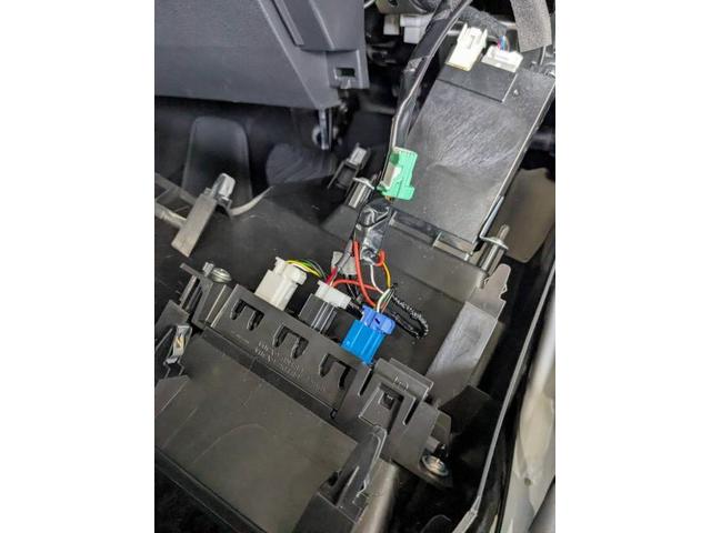 日産　オーラ　持ち込みテレビキャンセラー取り付け　パーツ持込取り付け大歓迎　・車検【車検後に令和7年度産の新米みずかがみ5Kｇプレゼントしております】・板金、ボディコーティング受付中　滋賀県　近江八幡市　野洲市　草津市　東近江市　大津市