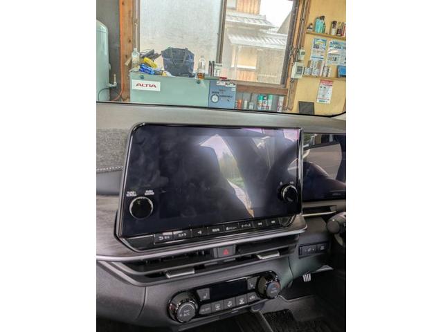 日産　オーラ　持ち込みテレビキャンセラー取り付け　パーツ持込取り付け大歓迎　・車検【車検後に令和7年度産の新米みずかがみ5Kｇプレゼントしております】・板金、ボディコーティング受付中　滋賀県　近江八幡市　野洲市　草津市　東近江市　大津市