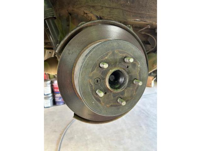 トヨタ　エスクァイア　リアハブベアリング交換