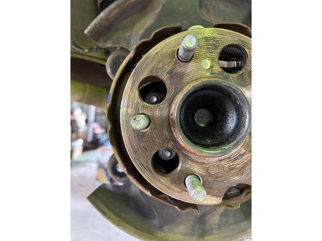 トヨタ　エスクァイア　リアハブベアリング交換