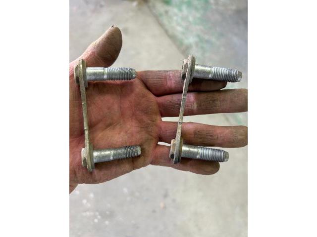 トヨタ　エスクァイア　リアハブベアリング交換